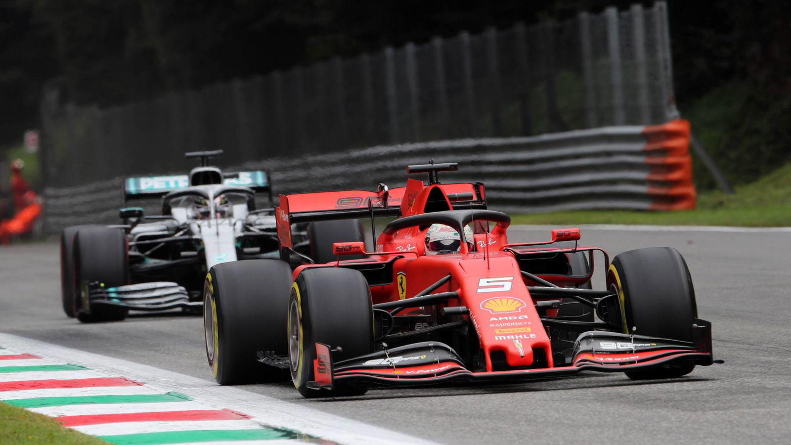 Kesenjangan kecil untuk Ferrari di Monza 'mengejutkan' - Hamilton