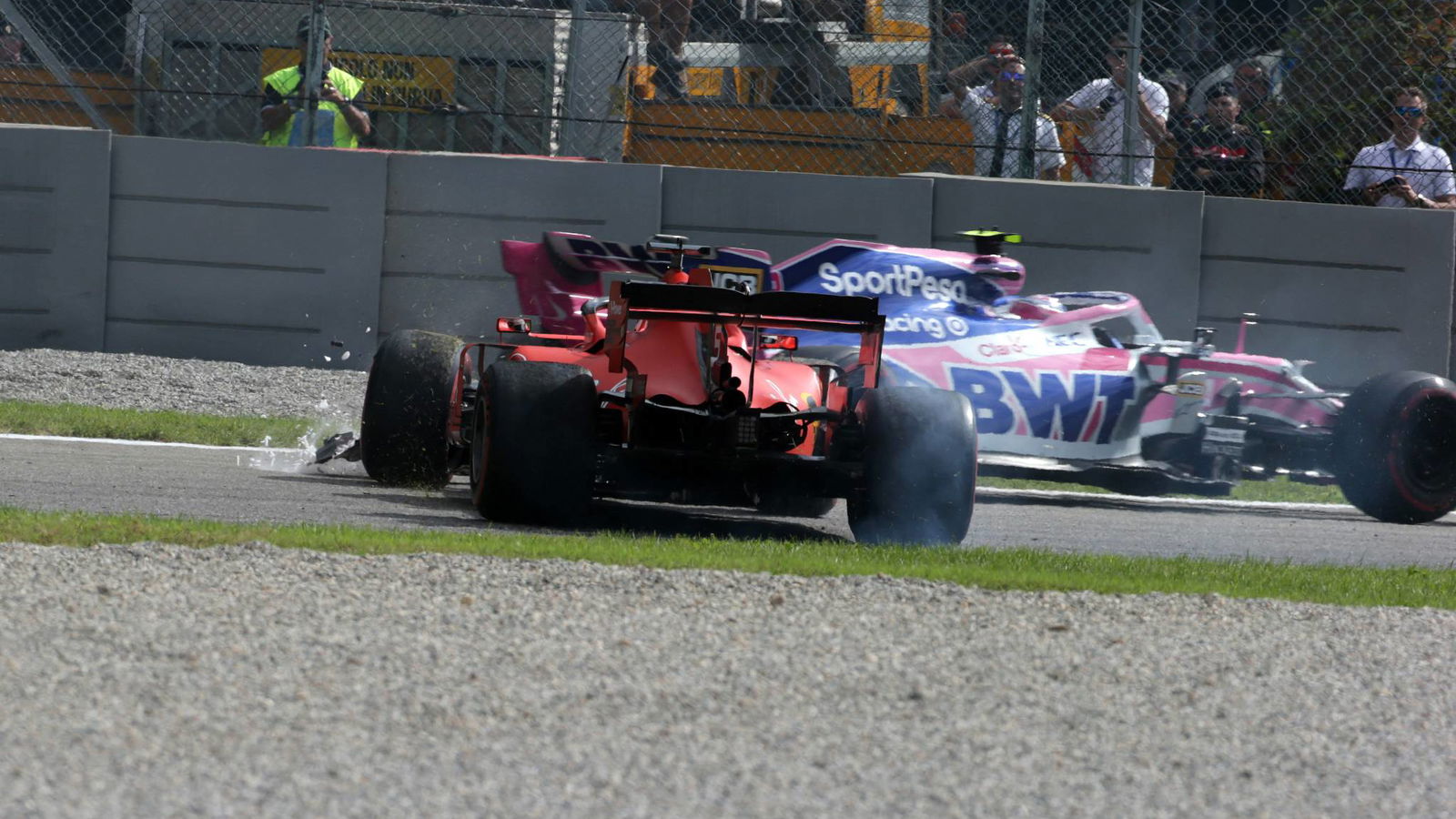 Stewards didn't consider black flag for Vettel in Italian GP