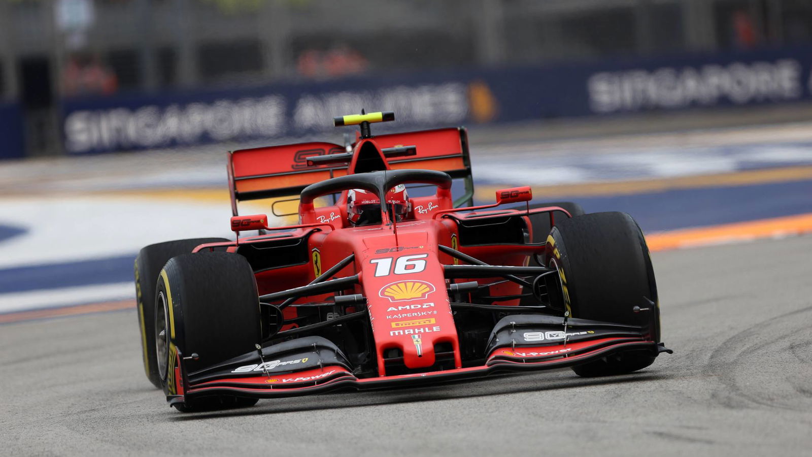 Leclerc puncaki FP3 Singapura untuk menempatkan Ferrari di pertarungan terdepan