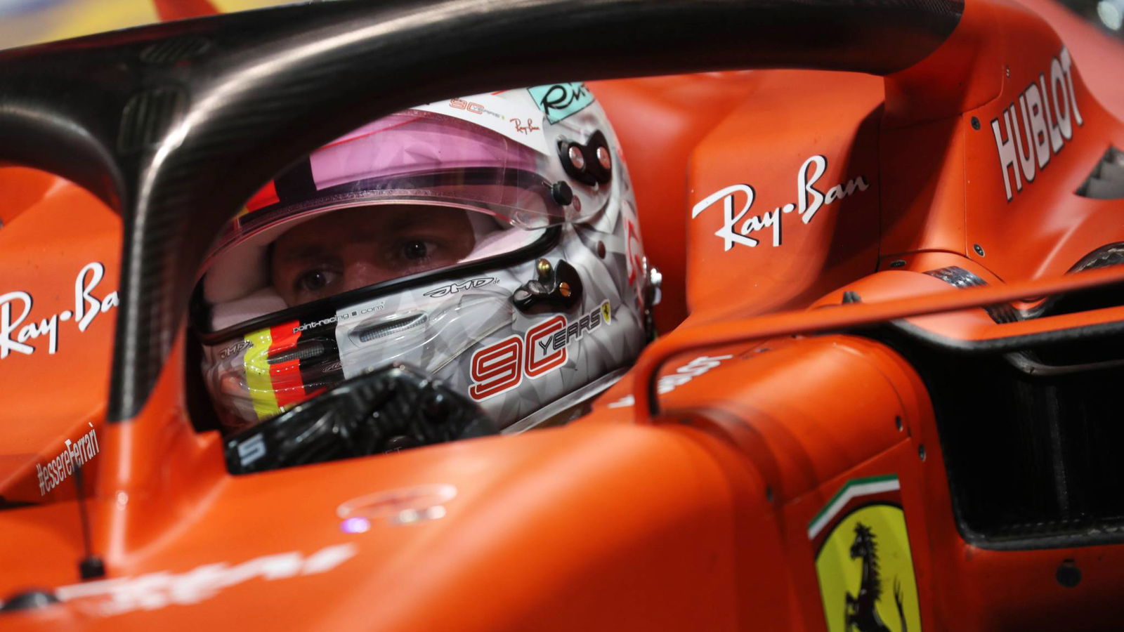 Vettel: Mercedes lebih cepat dengan Ferrari yang membutuhkan pegangan