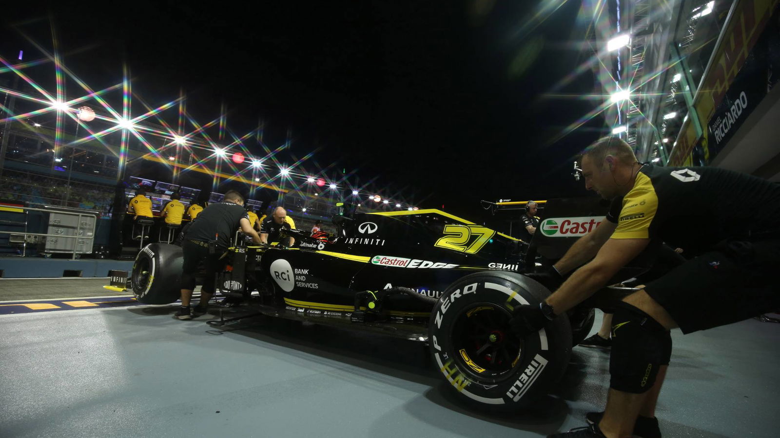 F1 Paddock Notebook - GP Singapura Jumat