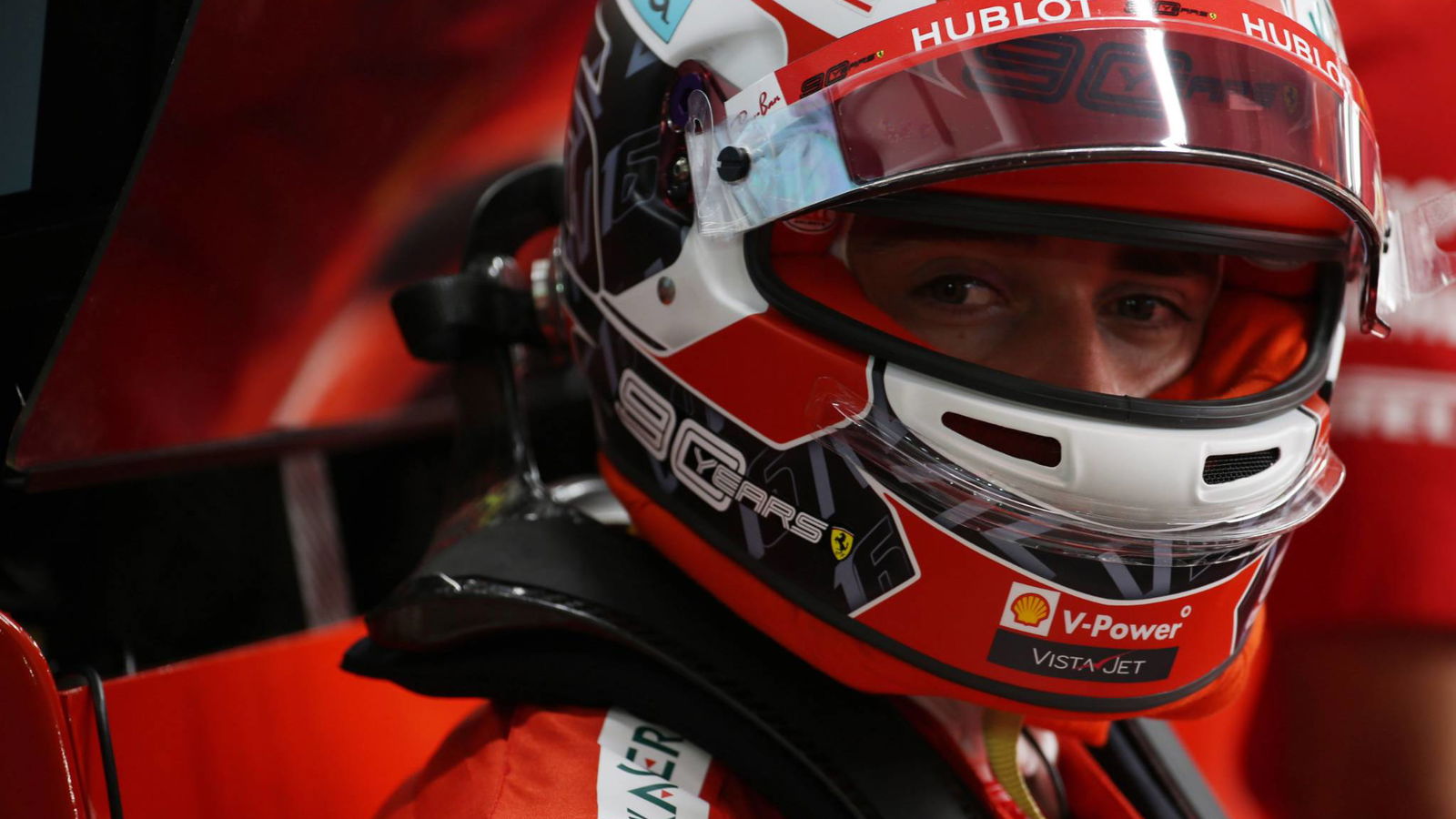 Leclerc mengalahkan Verstappen untuk memimpin latihan pembukaan Rusia