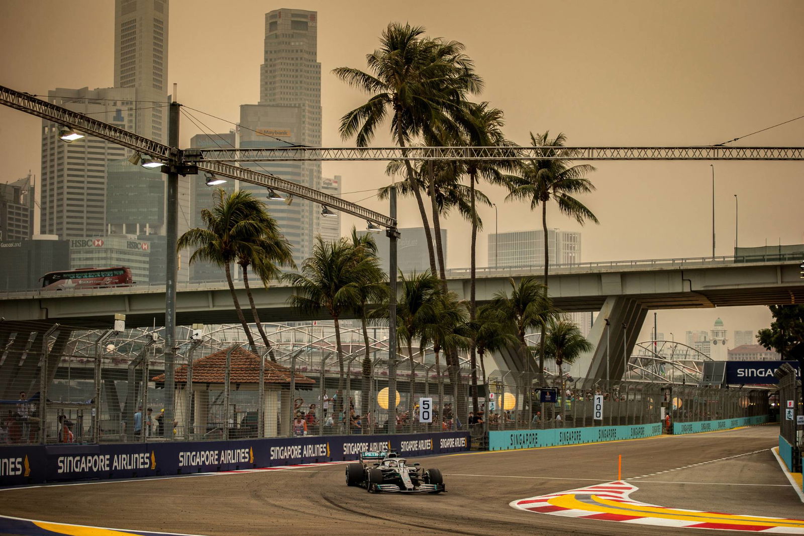 Leclerc puncaki FP3 Singapura untuk menempatkan Ferrari di pertarungan terdepan