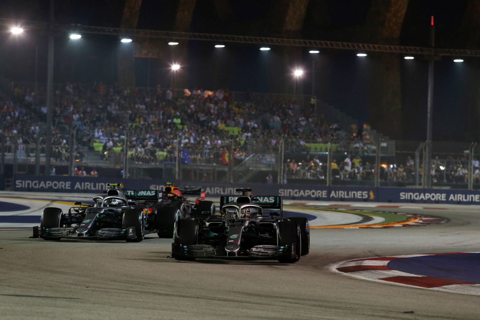 Hamilton: Mercedes could have “easily won” with undercut ‘risk’