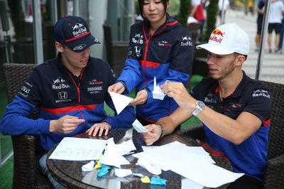 Bagaimana semangat kekeluargaan Toro Rosso Italia dapat memberikan stabilitas pada Gasly