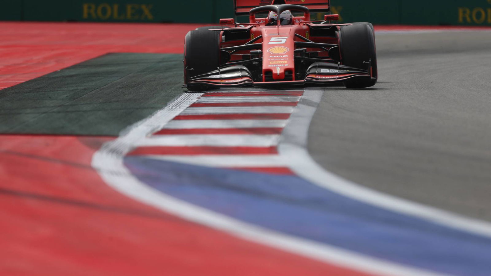 Ferrari dapat meningkatkan pada GP Rusia 'aneh' Jumat - Vettel