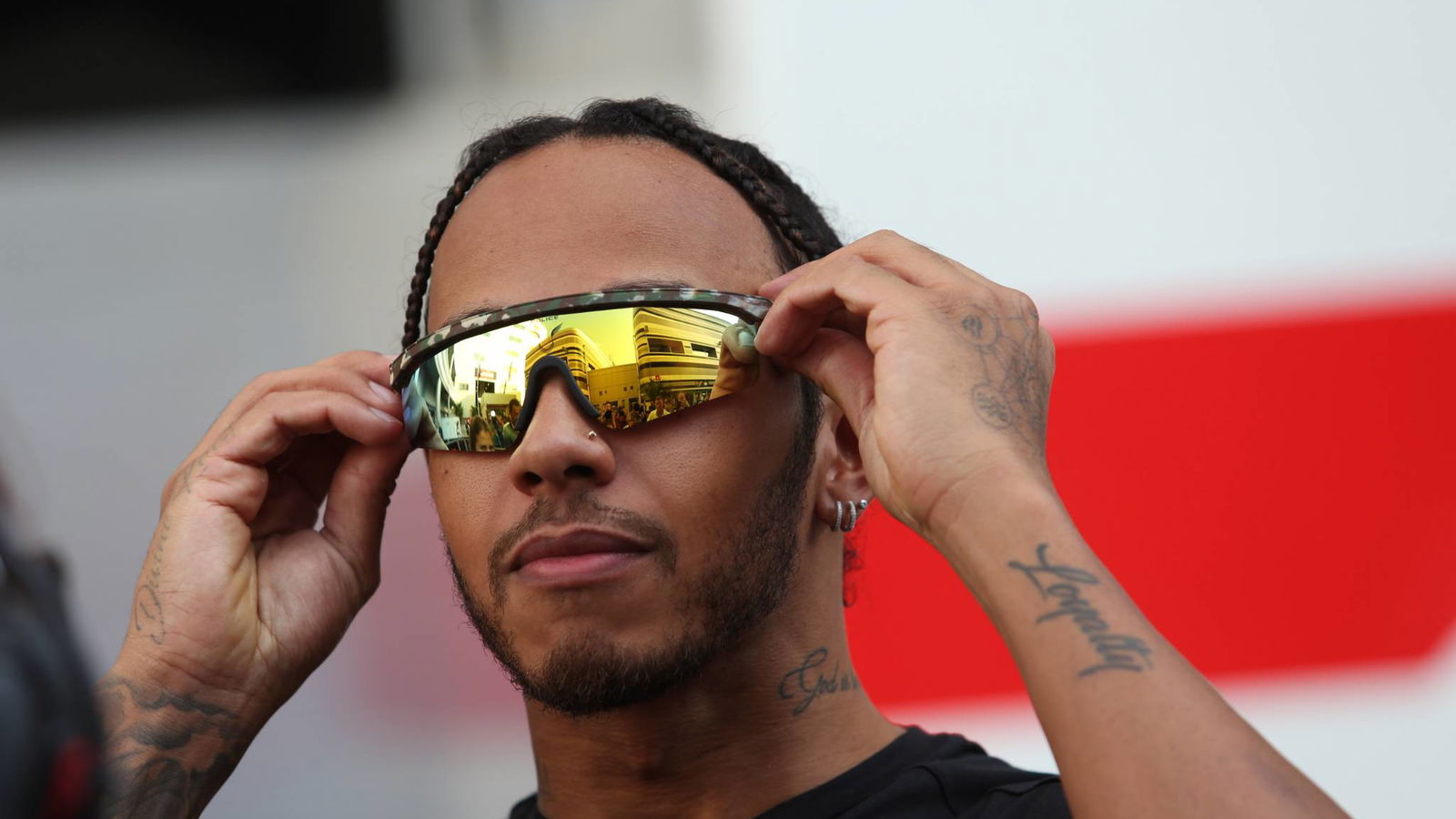 Hamilton not against shaking up “boring” F1 formats
