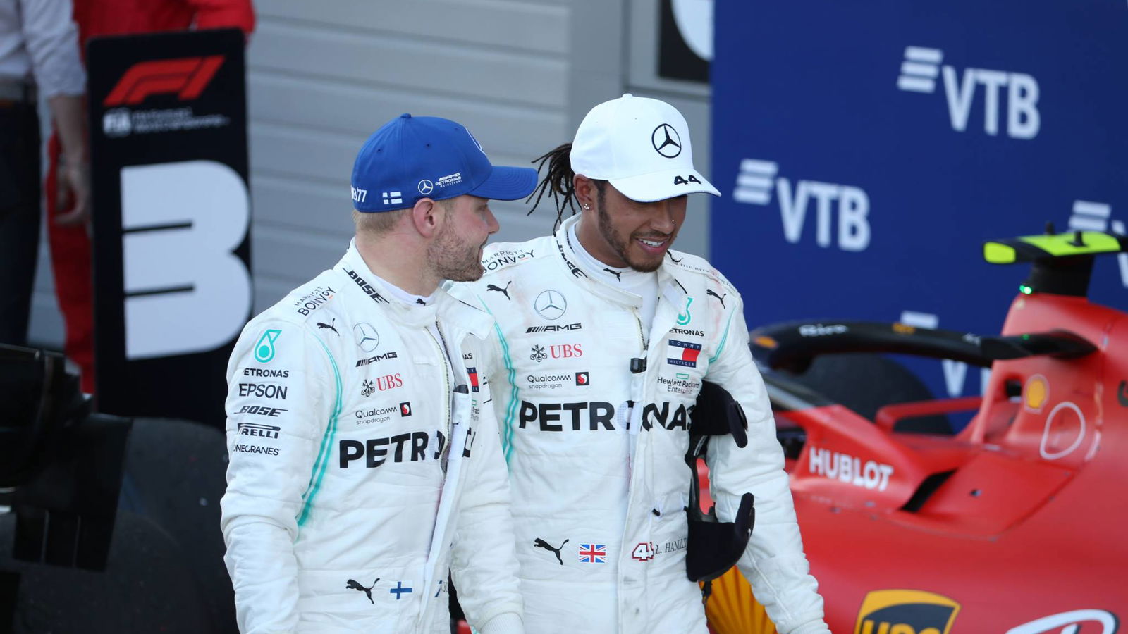 Hamilton: Mercedes teamwork vital after Ferrari fractions