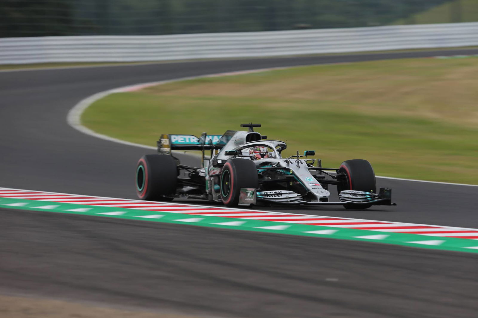 Leclerc terkejut dengan kurangnya kecepatan Ferrari di Suzuka