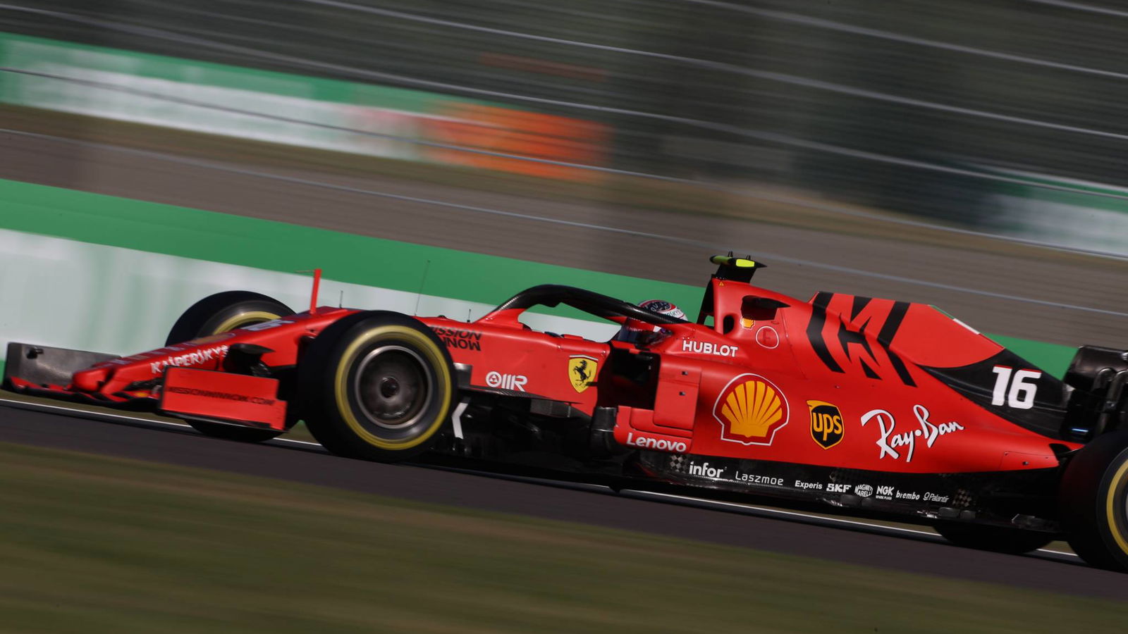 Leclerc dihukum karena mengendarai mobil F1 Ferrari dalam 
