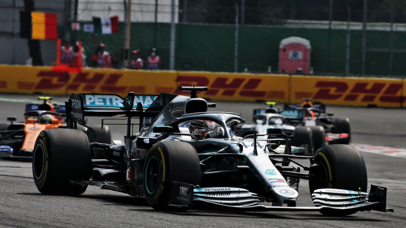 Hamilton perfects one-stop strategy for Mexico F1 victory