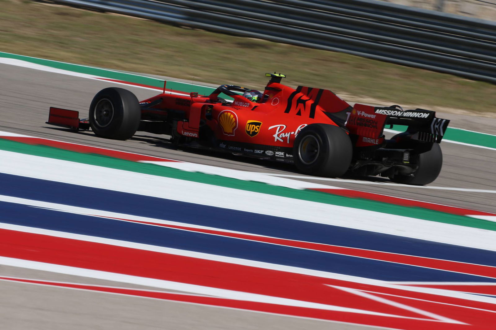 McLaren 'working very hard' to improve F1 pit stops