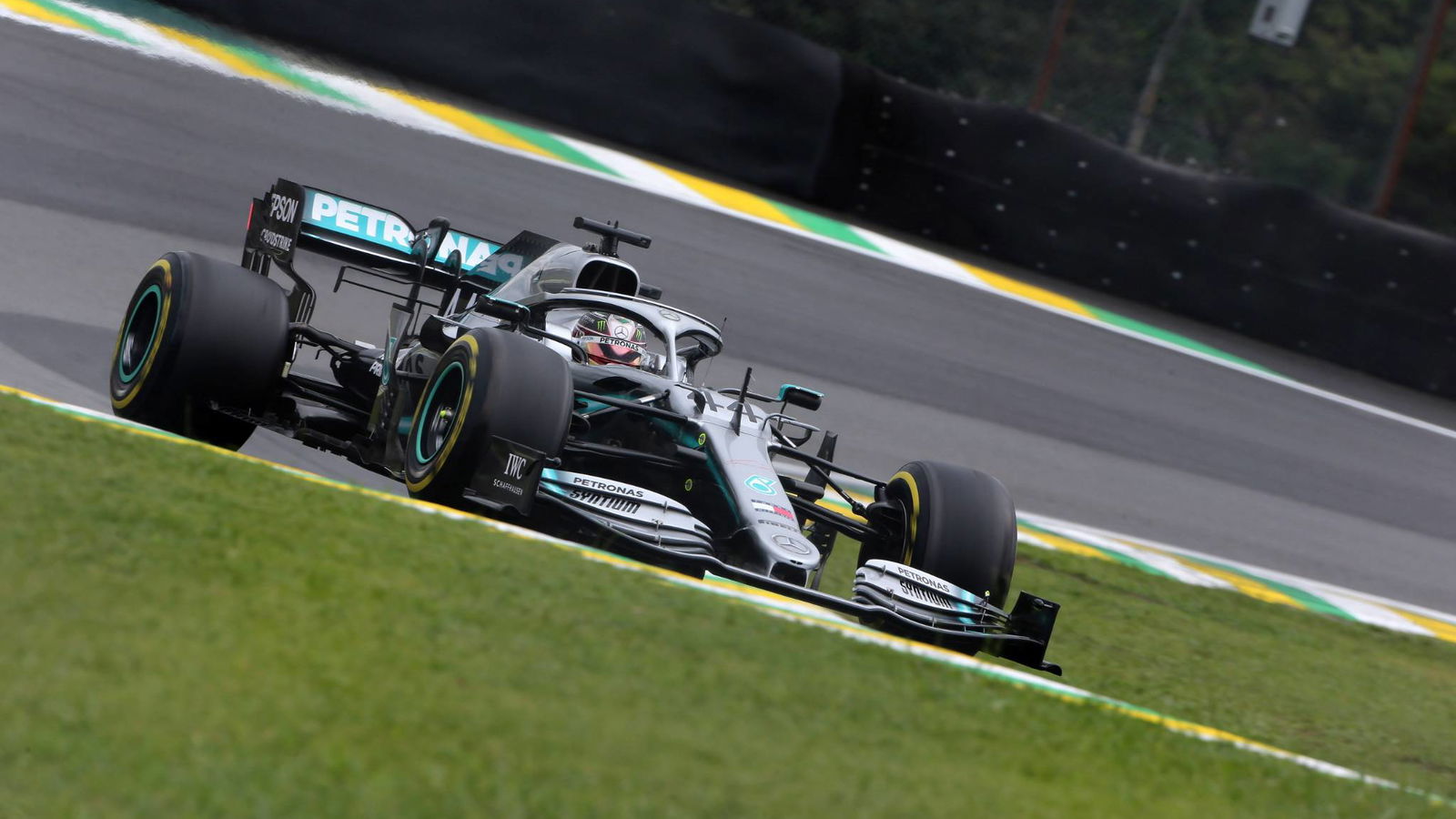 Hamilton unsure if Mercedes can make up deficit to Ferrari