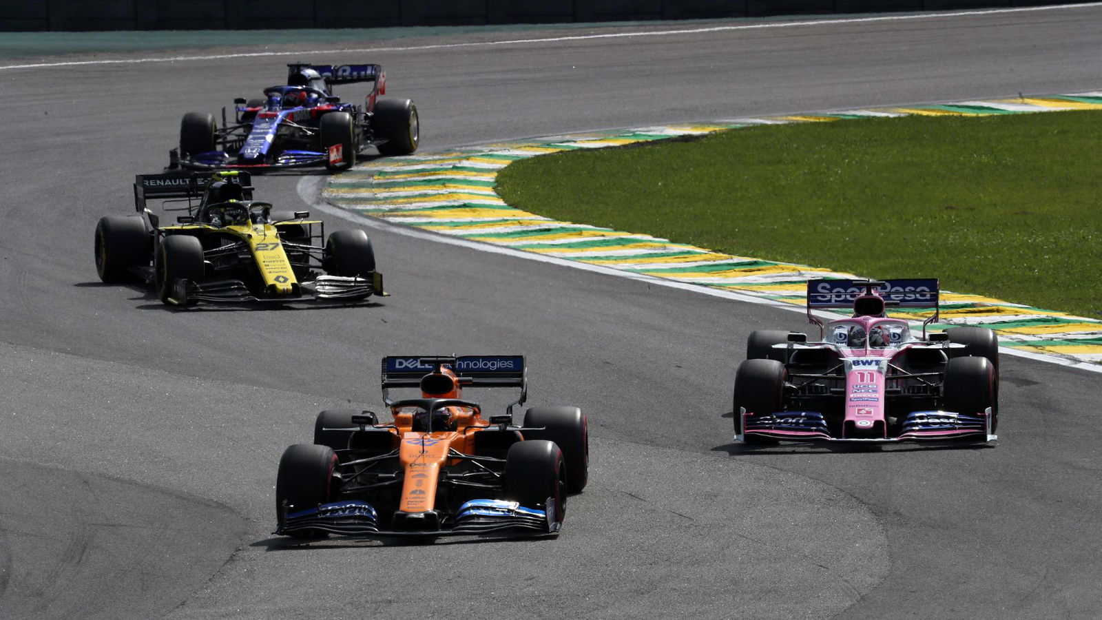 Seidl penggemar agresi Norris dan Sainz di jalur
