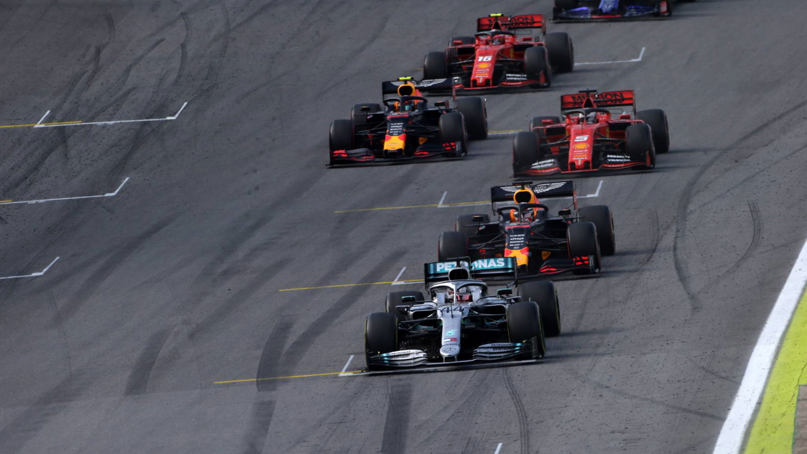 Hamilton welcomes new challenges from F1 youngsters
