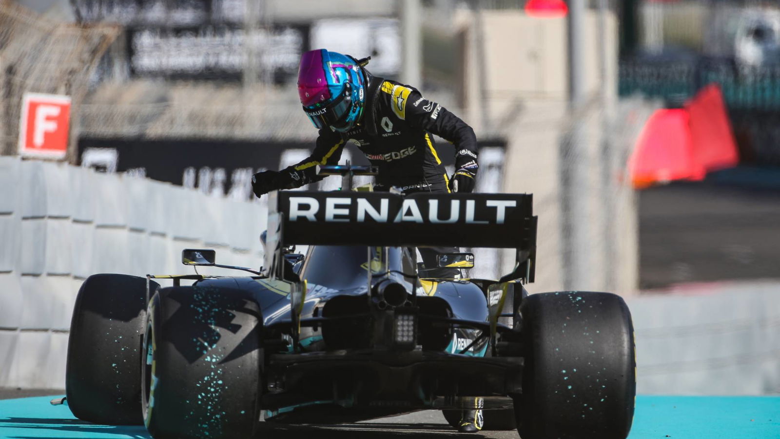 F1 Paddock Notebook - Abu Dhabi GP Friday