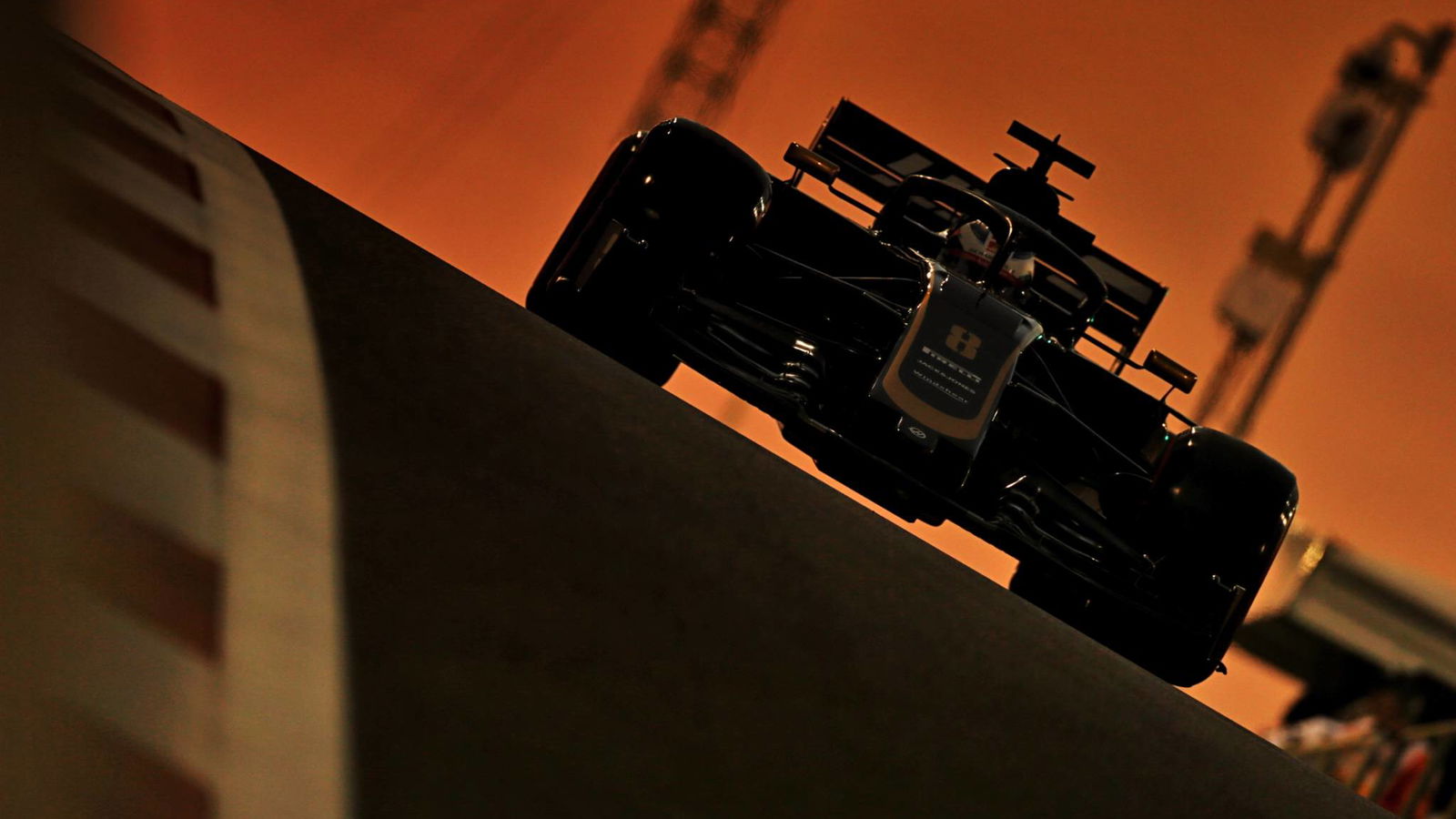 Grosjean bemused by ‘bloody undriveable’ Haas car