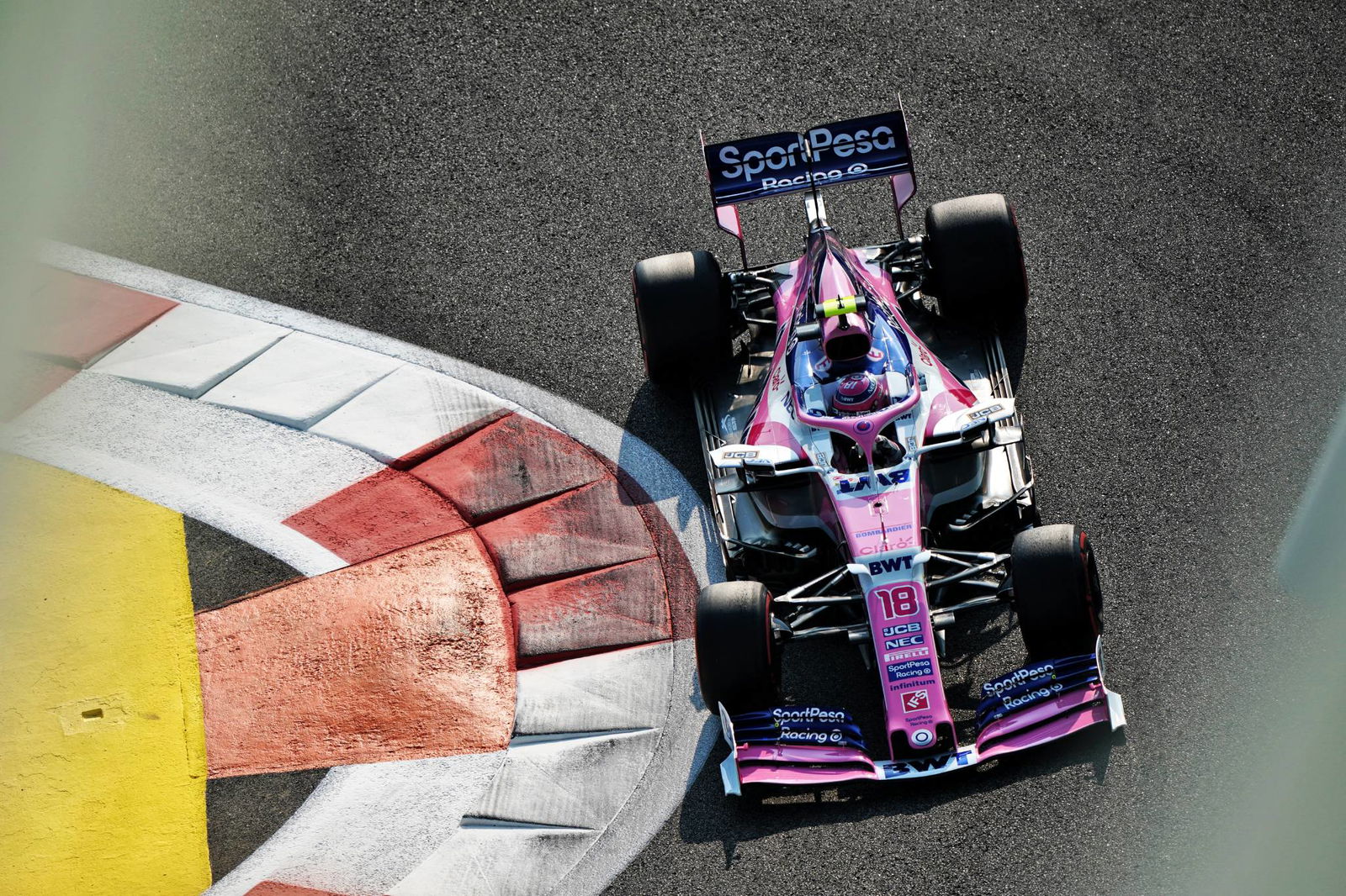 Mengapa semua bintang mengarah ke Mercedes bertahan di F1