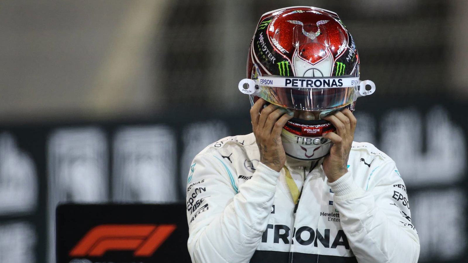 Hamilton: Hanya pintar memikirkan masa depan di tengah rumor Ferrari