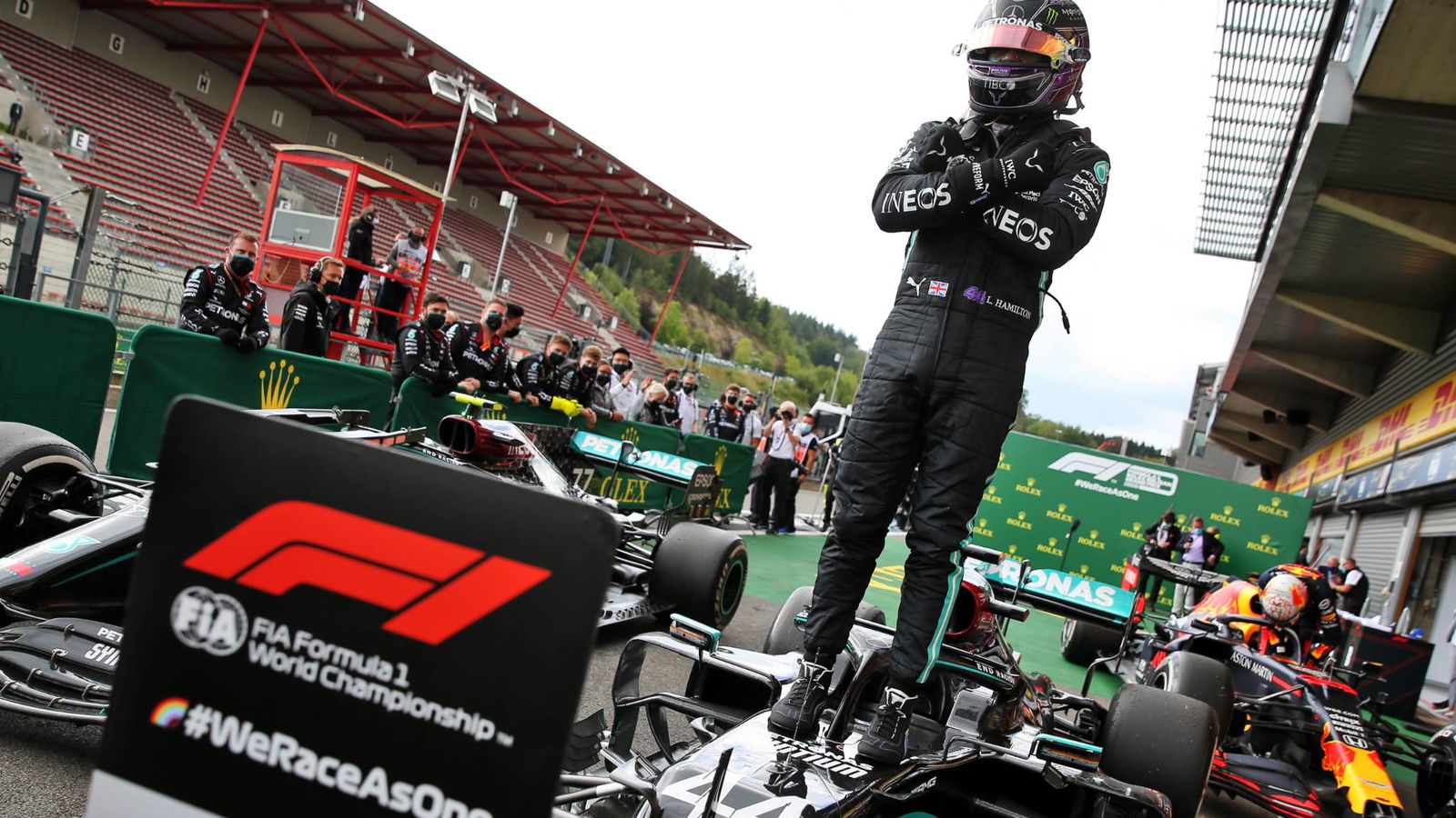 Hamilton cruises to Belgian F1 GP win ahead of Bottas