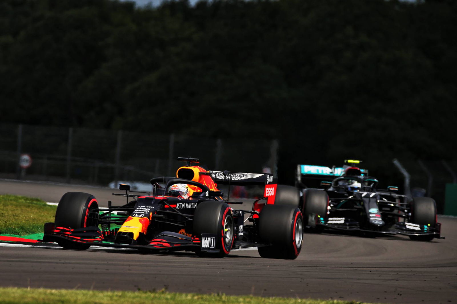 Memutar ke tiang F1 GP Inggris adalah 