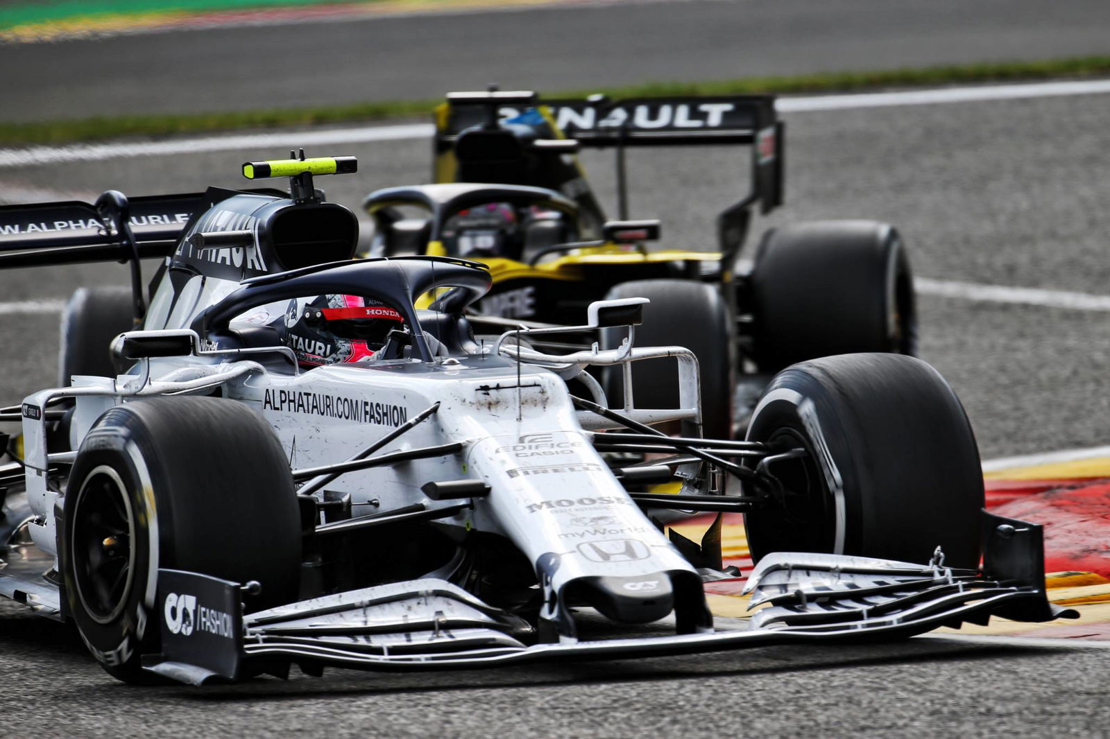 Performa Ferrari yang 'mengerikan' akan membuat Sainz gugup untuk F1 2021 - Brawn