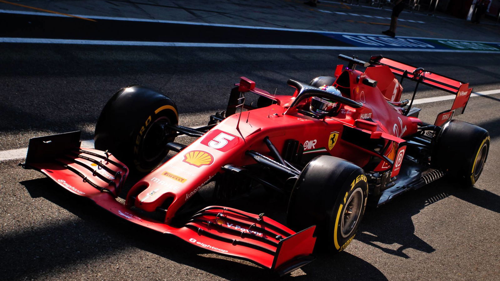 Vettel memberi label mobil F1 Ferrari sebagai 