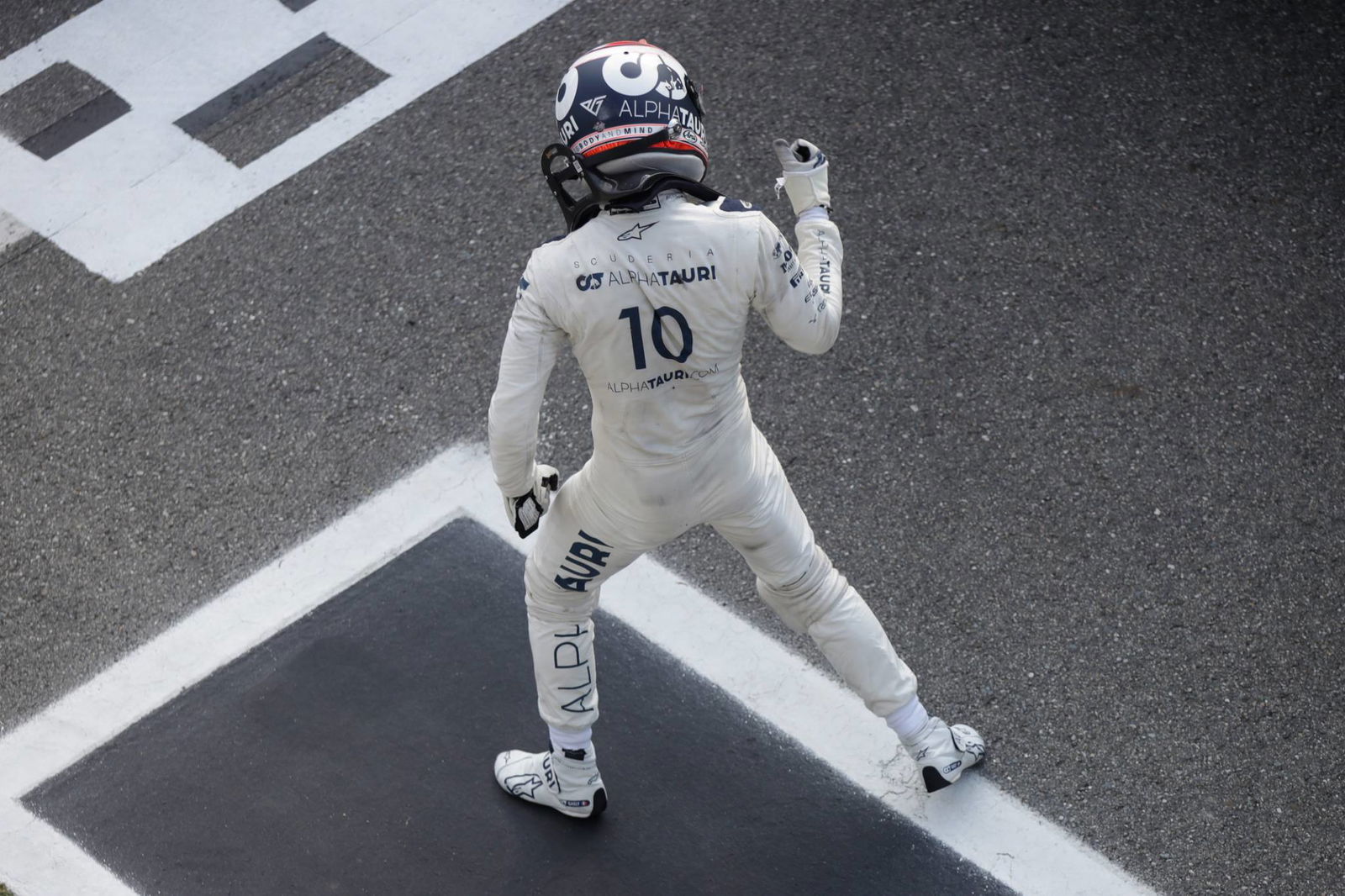 F1 champion Lewis Hamilton founds X44 Extreme E race team