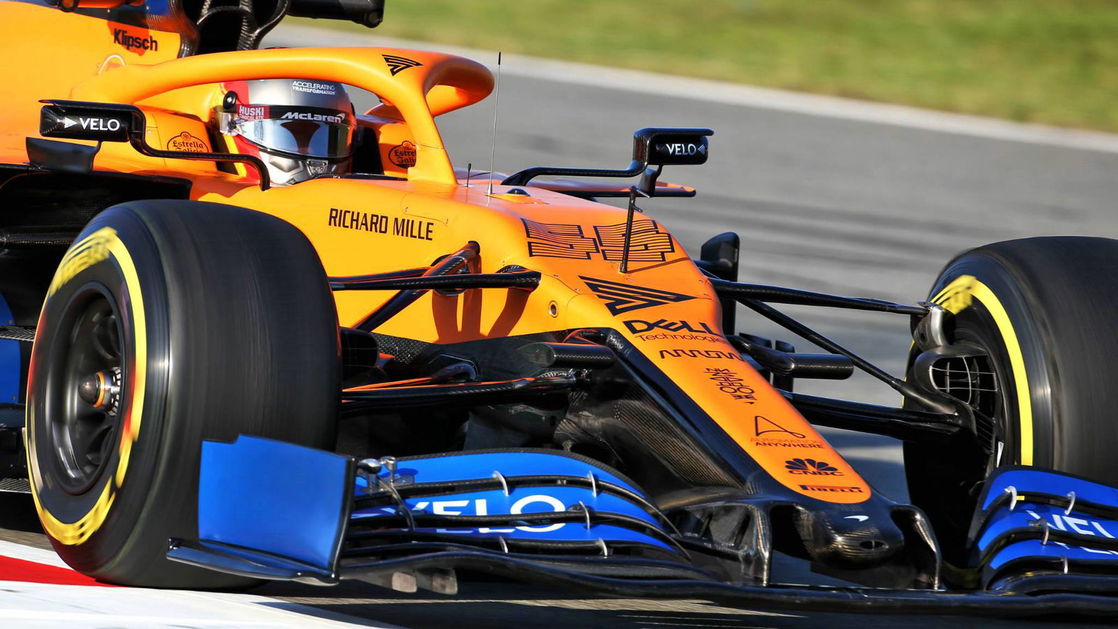 McLaren membantu mengembangkan peralatan pelindung untuk staf NHS