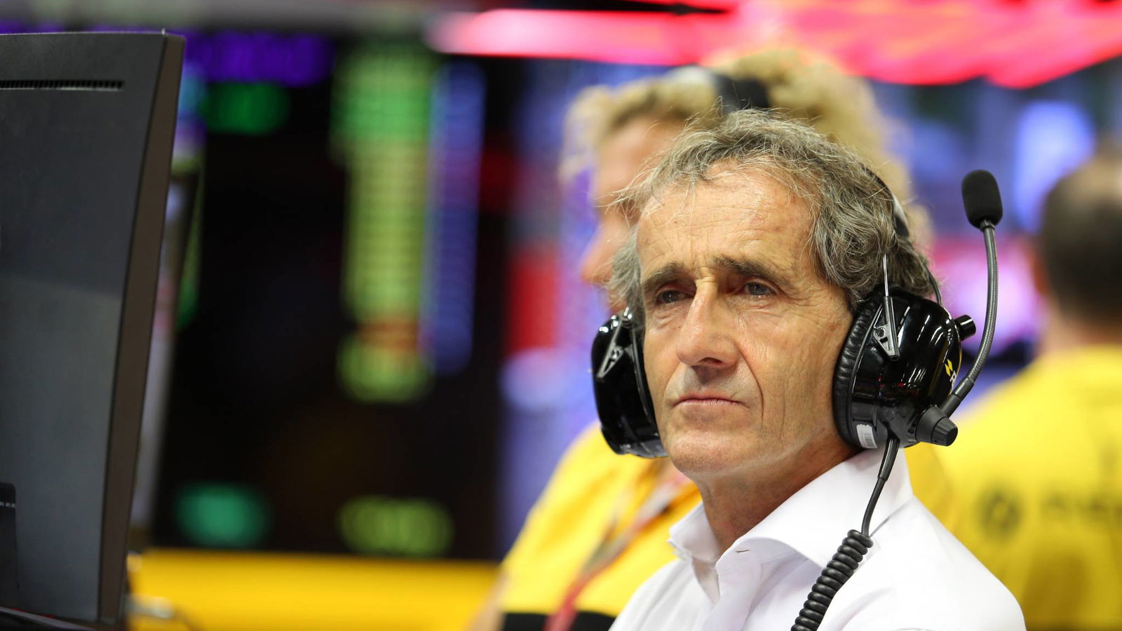 Prost: Renault targeting performance over results in 2018