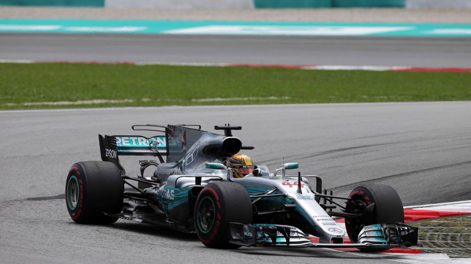 Hamilton takes Malaysia F1 pole as disaster strikes Vettel
