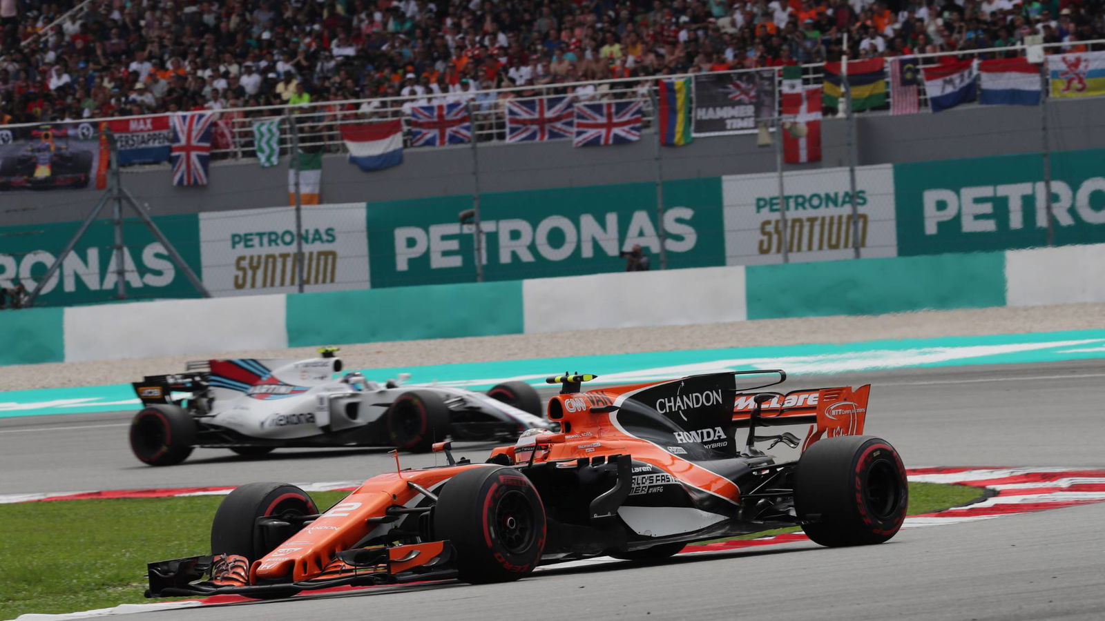 Strategy blunder saw Vandoorne leapfrog Williams pair