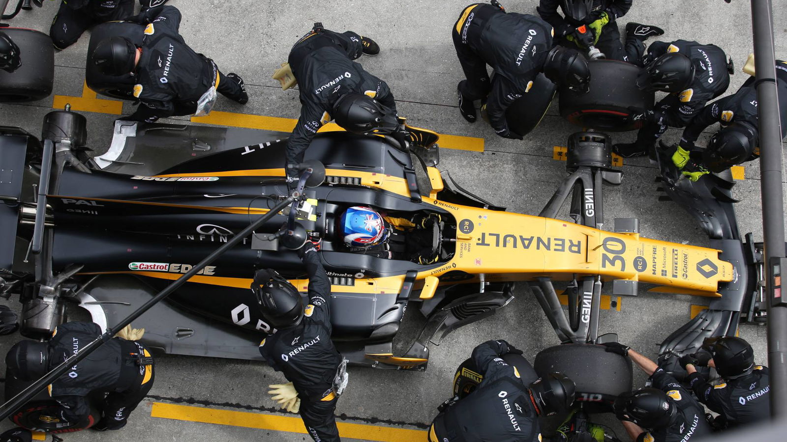 Pit stop improvements key for Renault in 2018