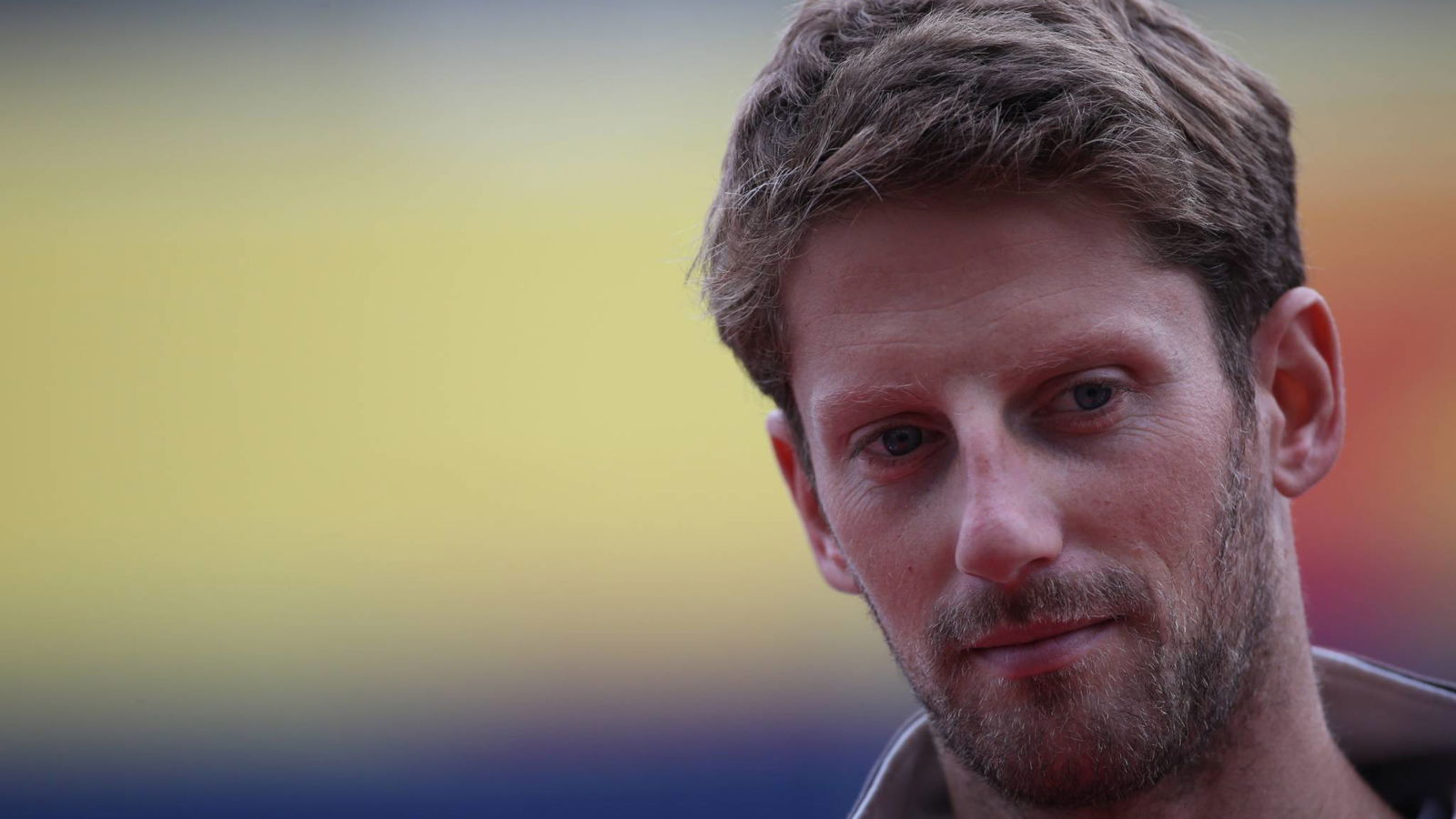 VIDEO: Grosjean sparks F1 seatbelt debate in driver briefing