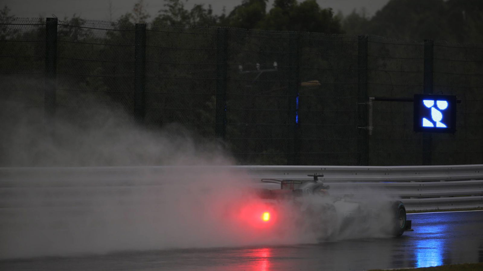 Hamilton told Mercedes to run in rain at Suzuka