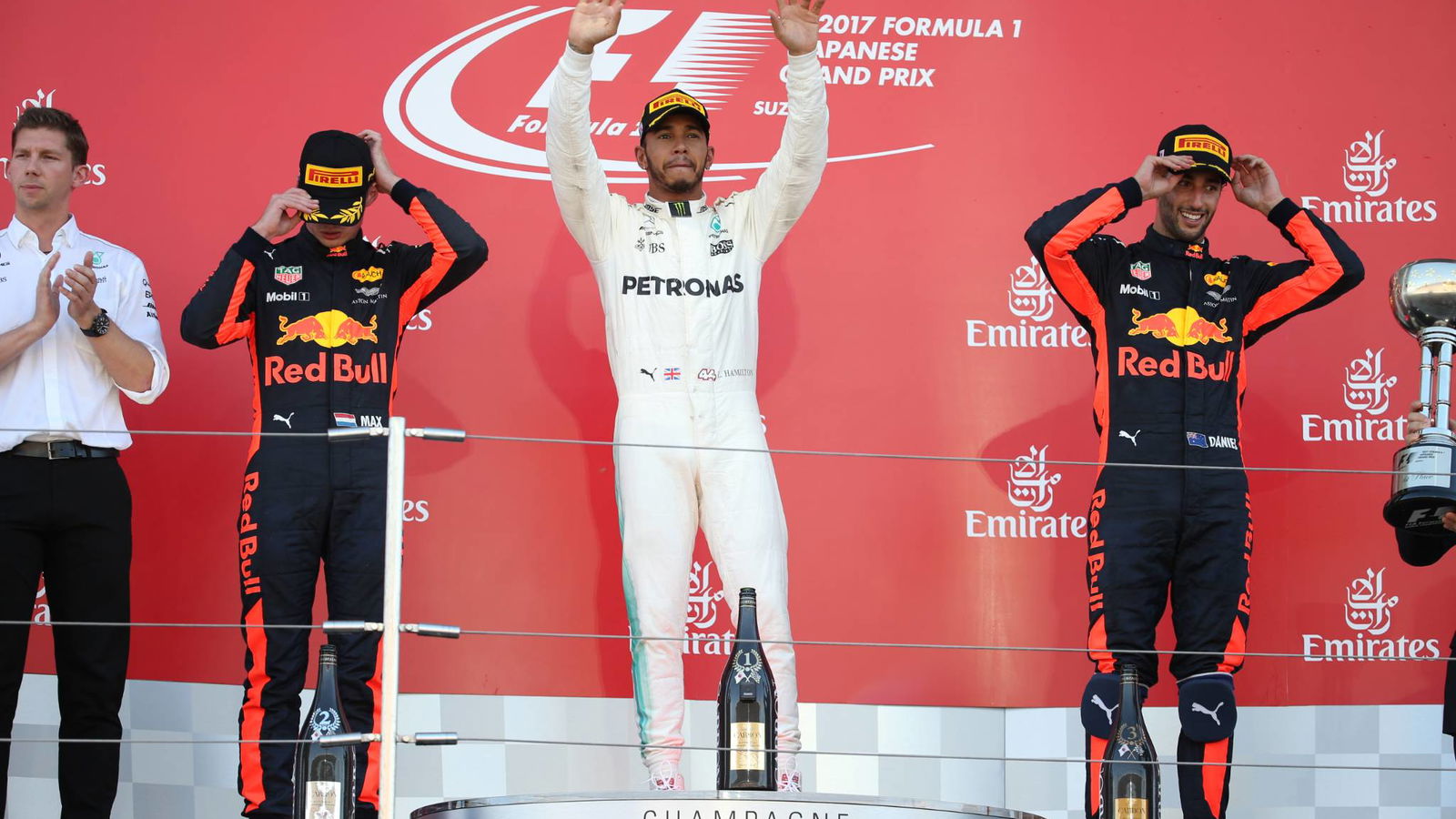 Verstappen, Ricciardo can go ‘shoulder to shoulder’ with Hamilton
