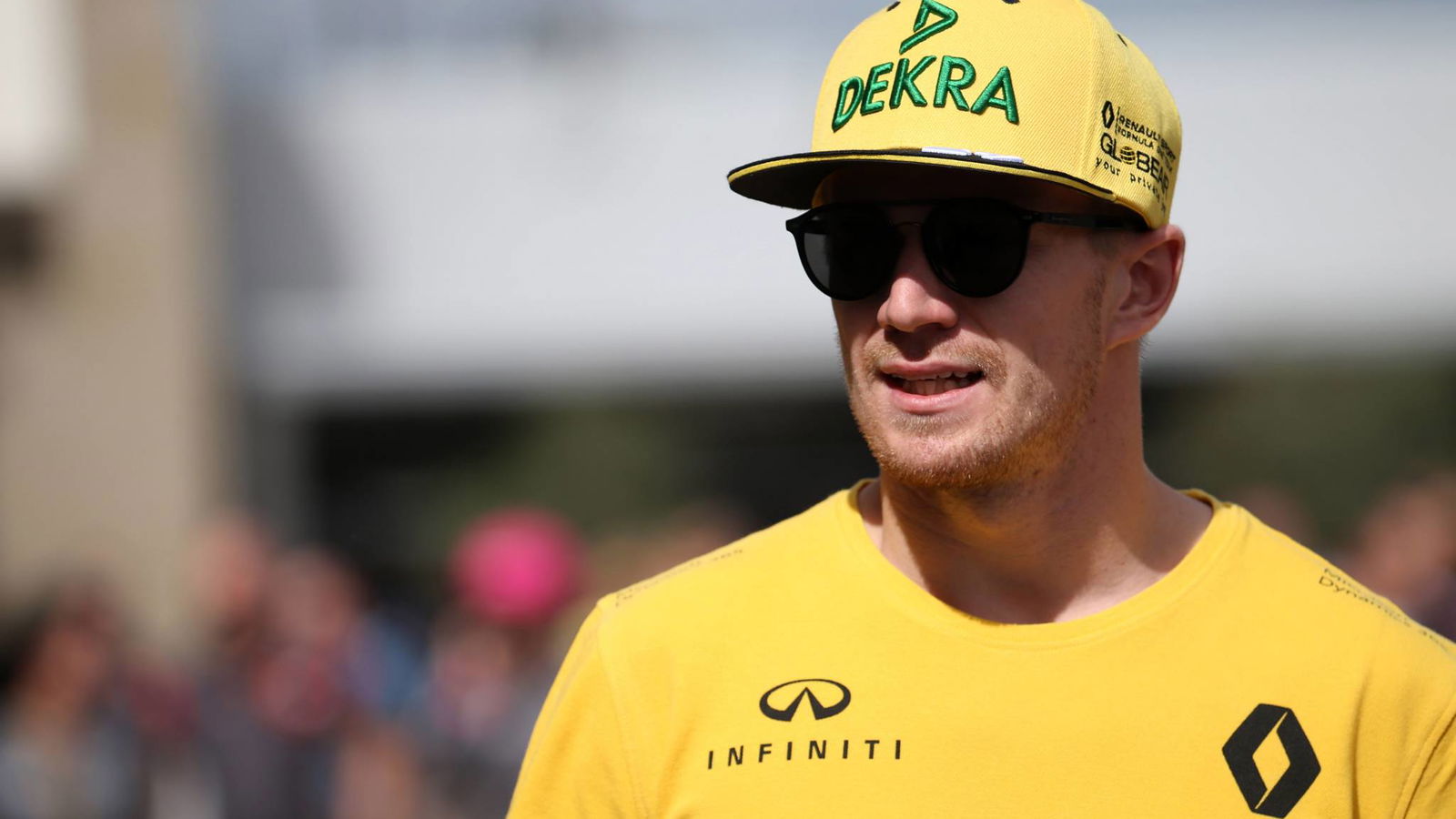 Hulkenberg expects “harder time” from Sainz compared to Palmer