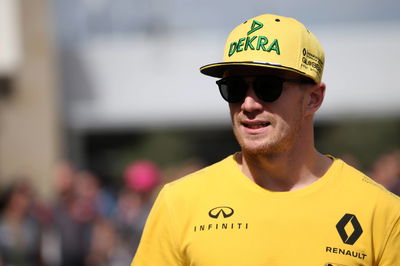 Hulkenberg expects “harder time” from Sainz compared to Palmer