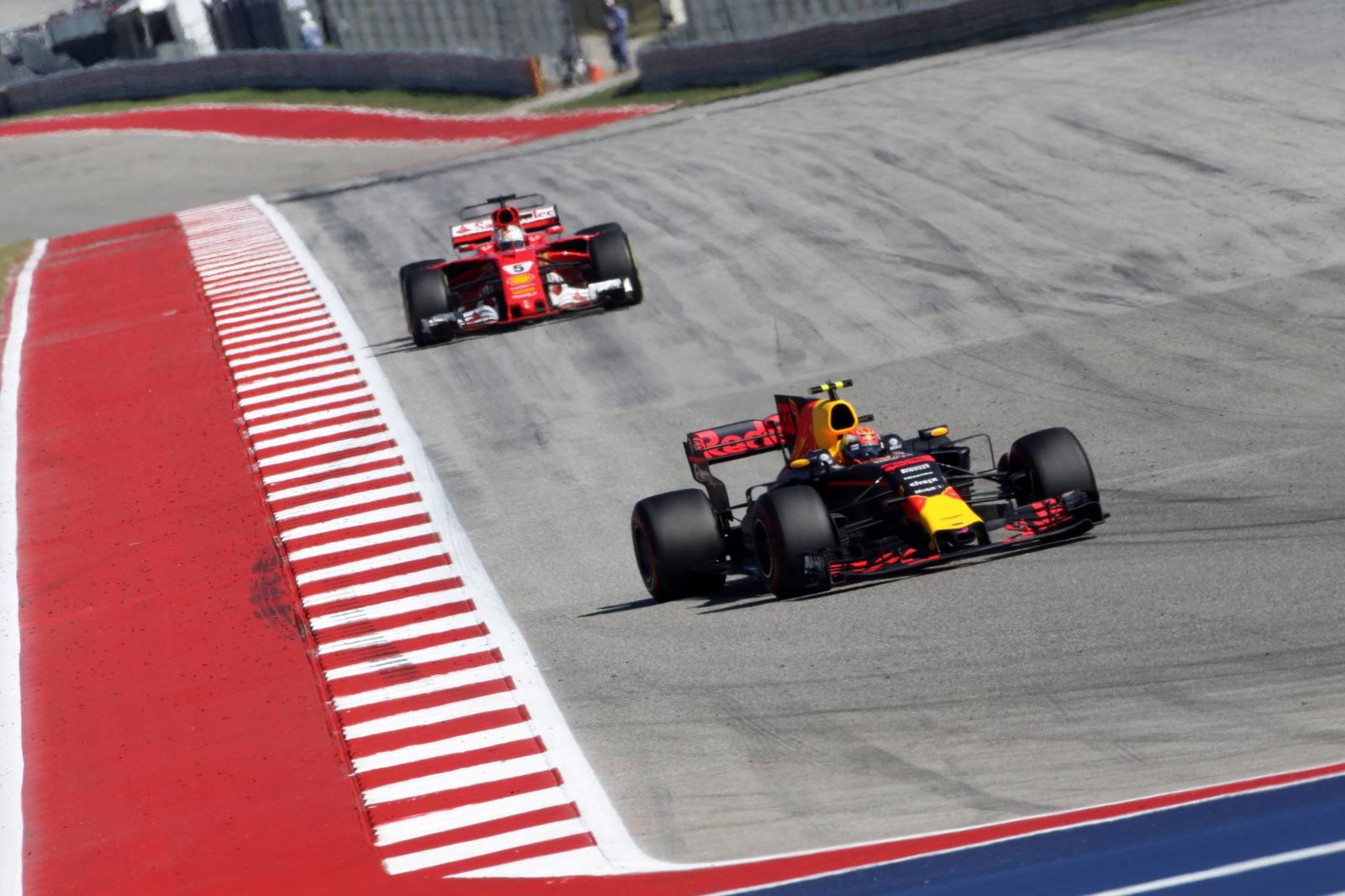 Mercedes wraps up 2017 F1 constructors’ title at US GP