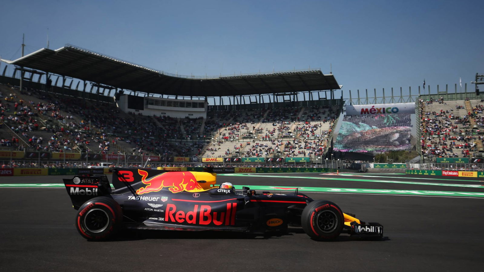 Ricciardo fastest as Vettel, Hamilton hit trouble in Mexico FP2