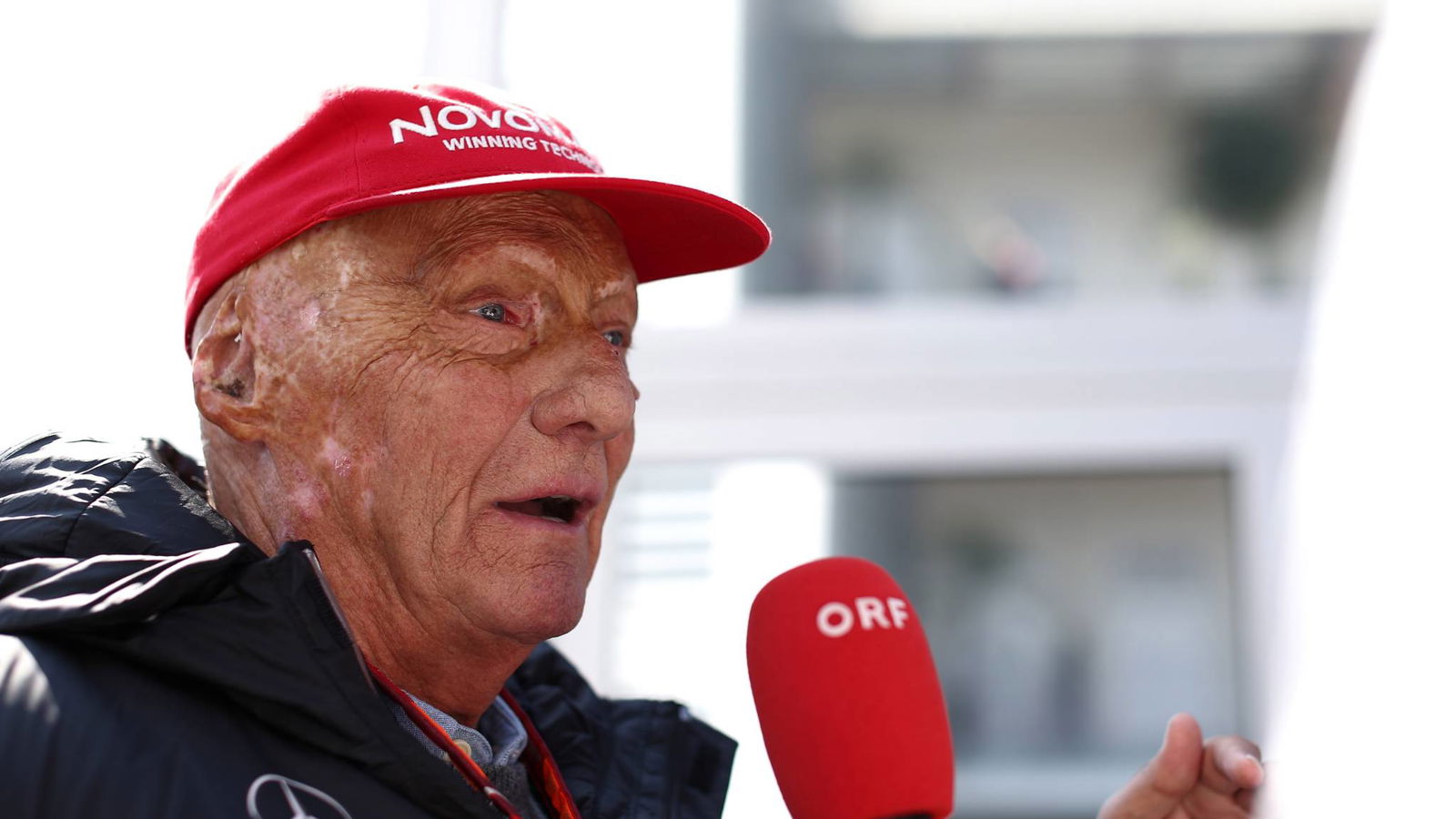 F1 confirms minute's silence, red cap tribute to Lauda