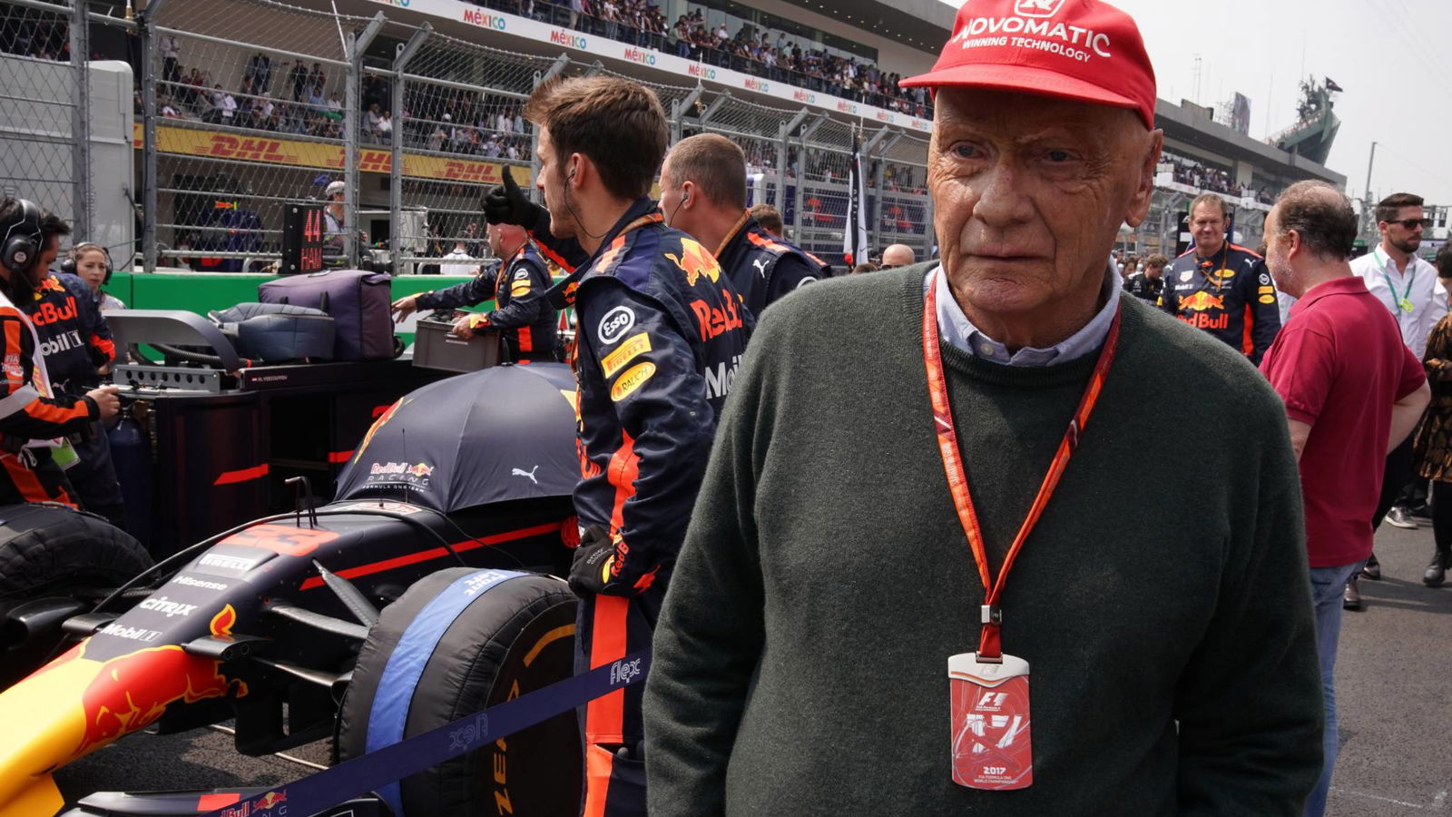 Lauda warns Mercedes F1 title defence will be tougher in 2018
