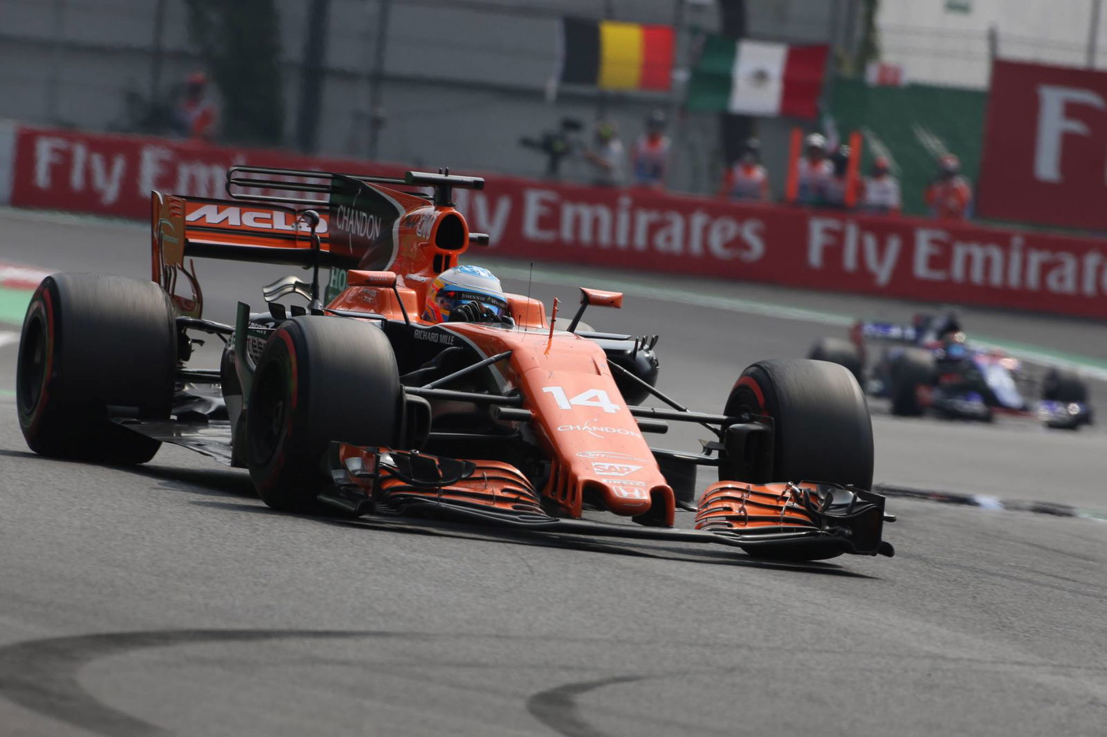 Hamilton had ‘half of his left diffuser ripped off’ in clash – Wolff