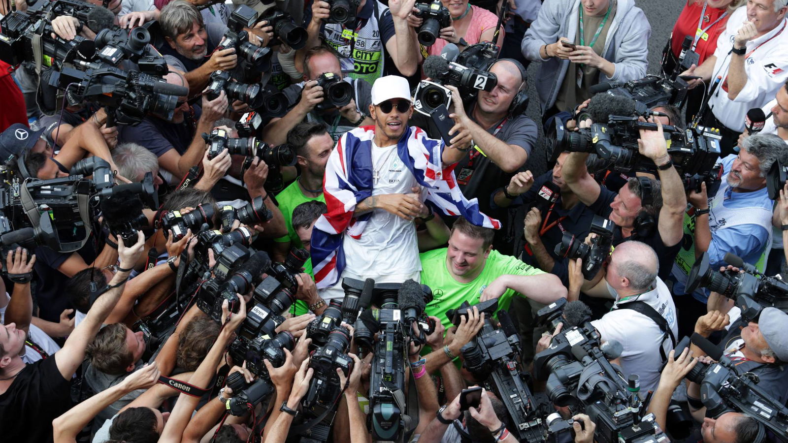 Hamilton: Finishing P9 after fightback a 'horrible way' to win title