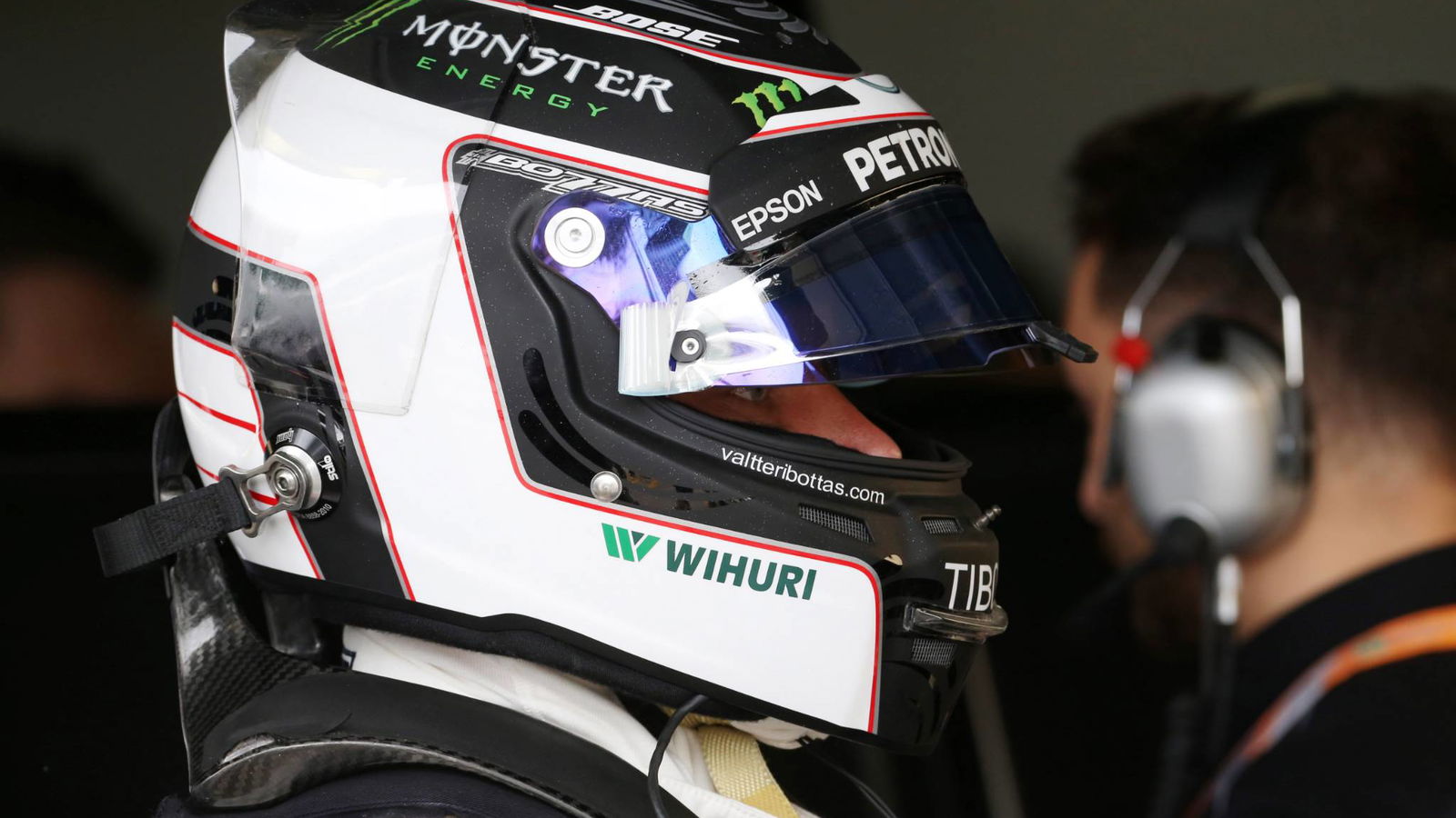 Mercedes meluncurkan kompetisi desain helm Bottas
