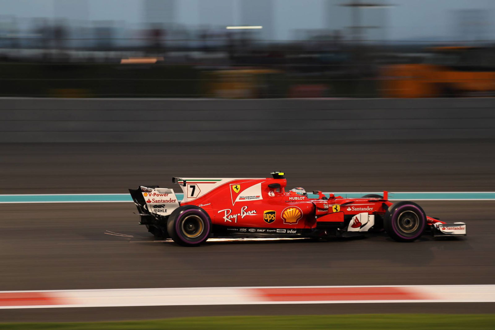 Vettel bemused by final sector pace drop to Hamilton