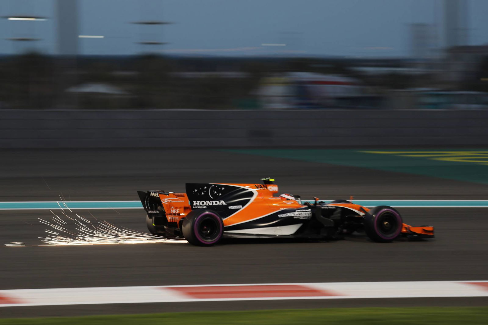 Mansell: Perjuangan McLaren menunjukkan 'sesuatu yang salah' dengan F1