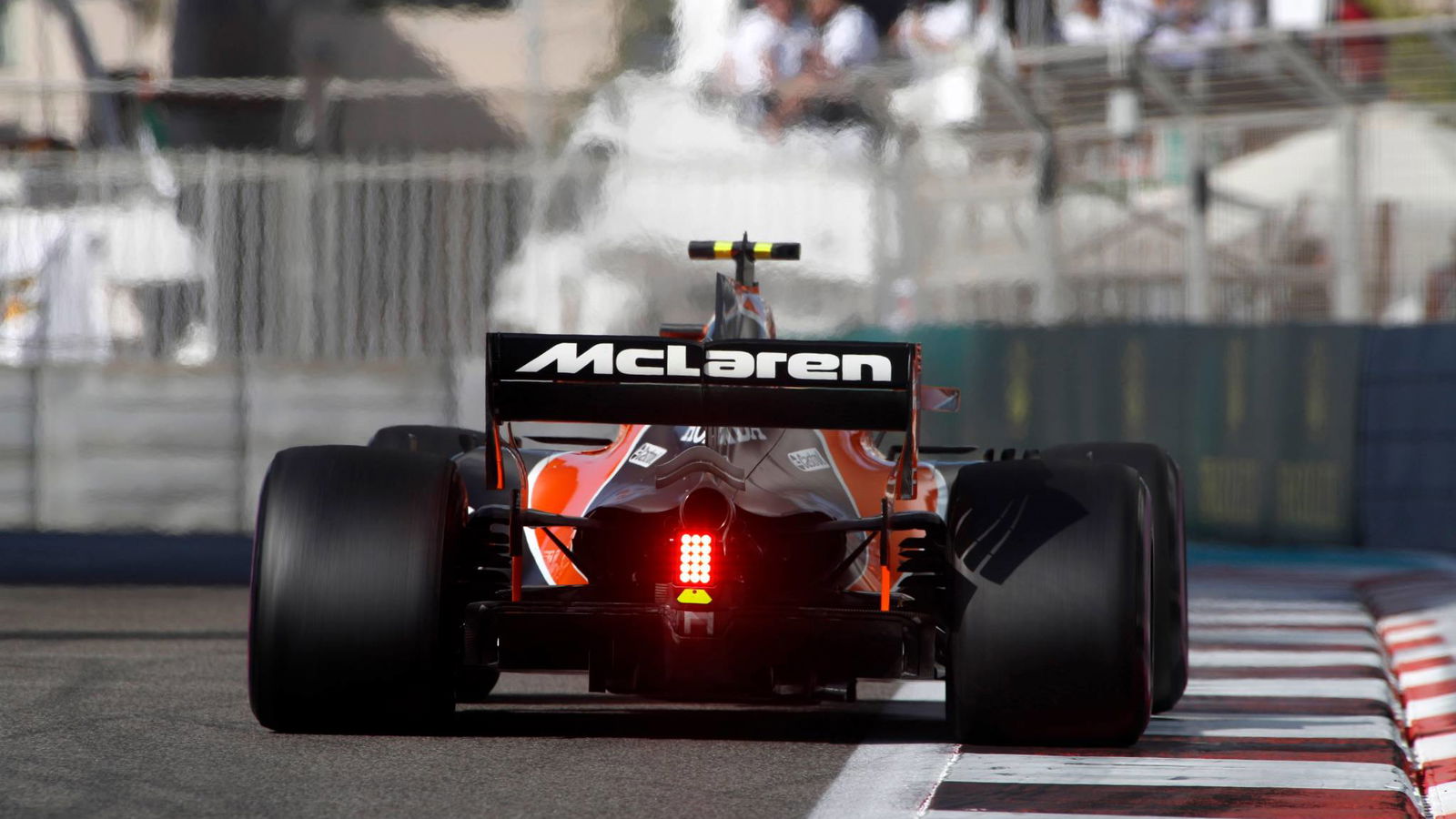 McLaren reveals first Renault engine fire-up for F1 2018