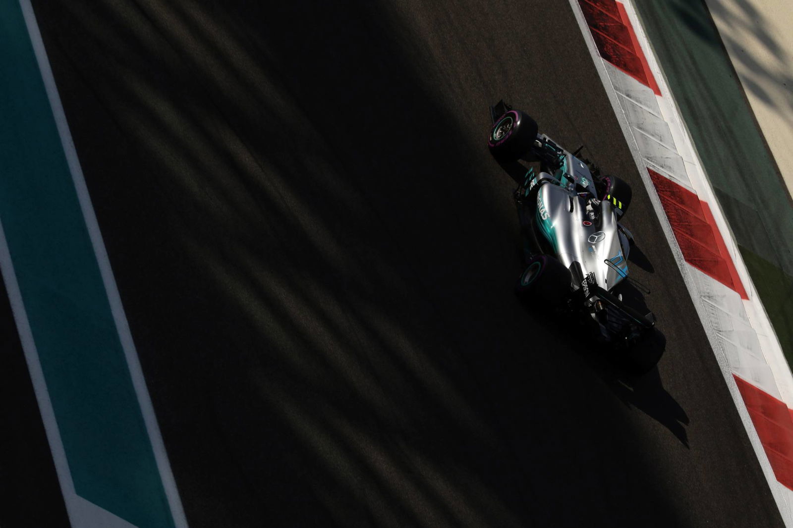 Bottas keen to make up for Brazil loss after grabbing Abu Dhabi pole