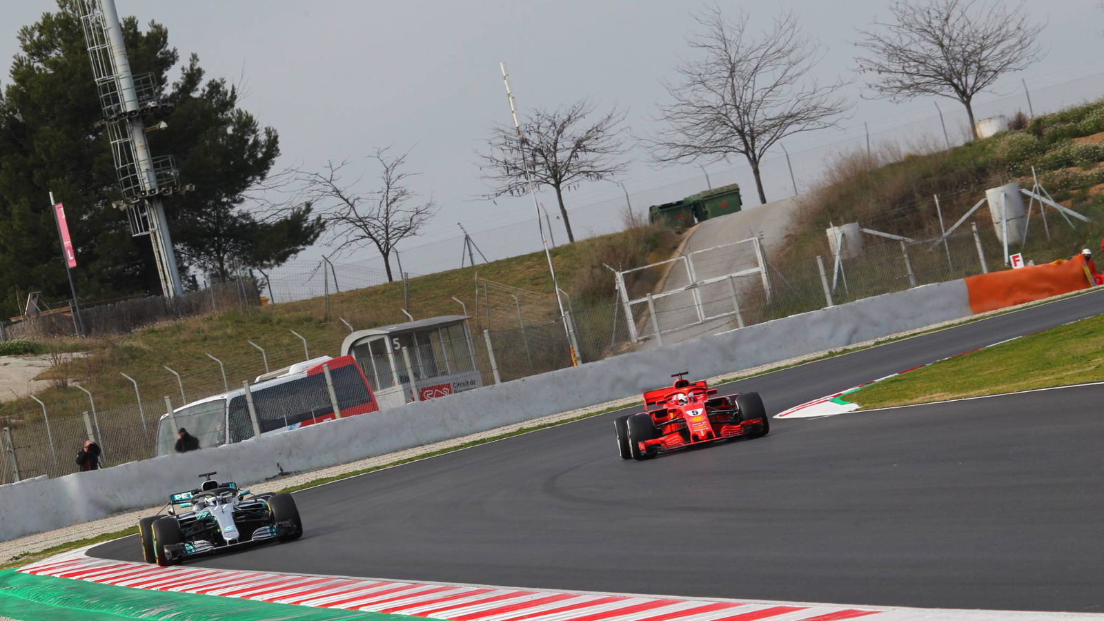 Vettel queries Mercedes, Red Bull medium-only tyre race simulations